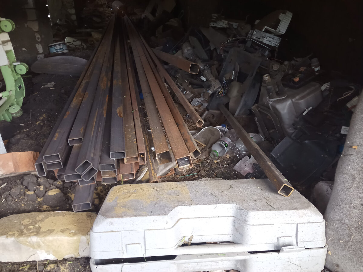 Сколько стоит построить забор из профлиста в 2022 году, если делать все ...