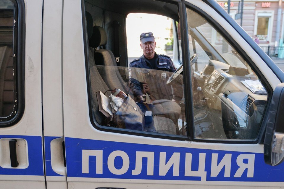     Двух парней задержали за угон «Волги» в Петербурге Артем КИЛЬКИН (архив)