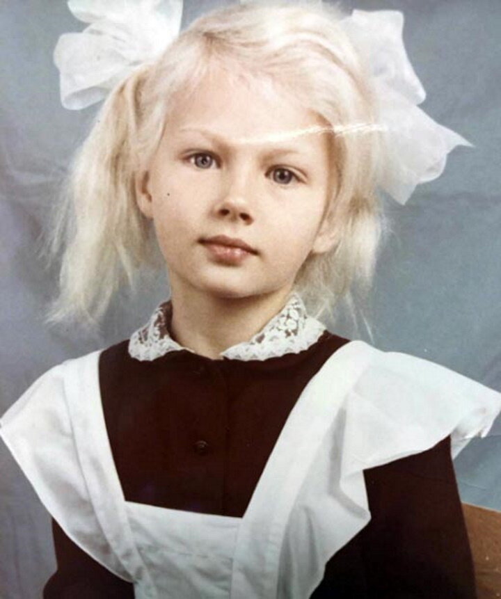 Олеся Лосева в детстве, фото из открытых источников.