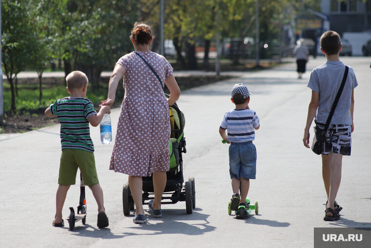    В числе получателей срочной социальной услуги — многодетные семьи