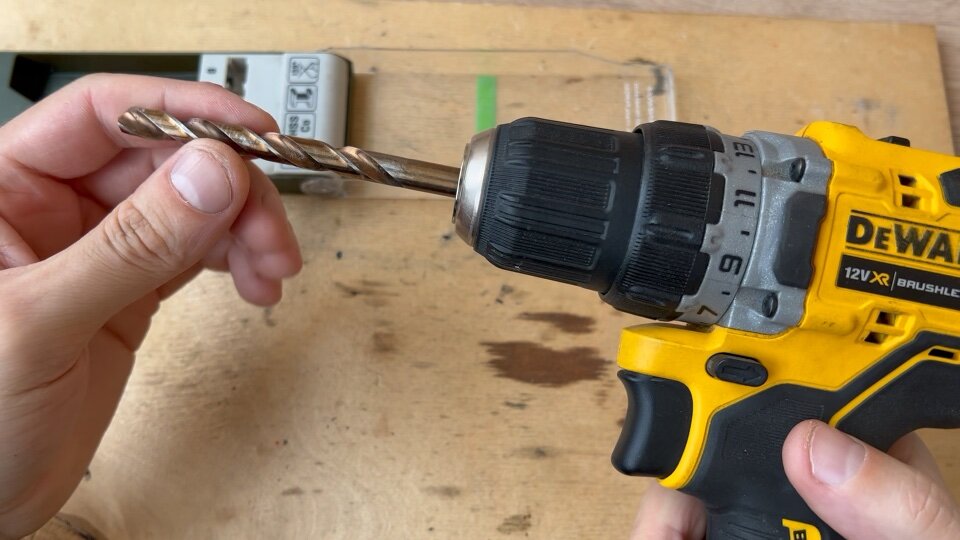 Надежный патрон с фиксацией.