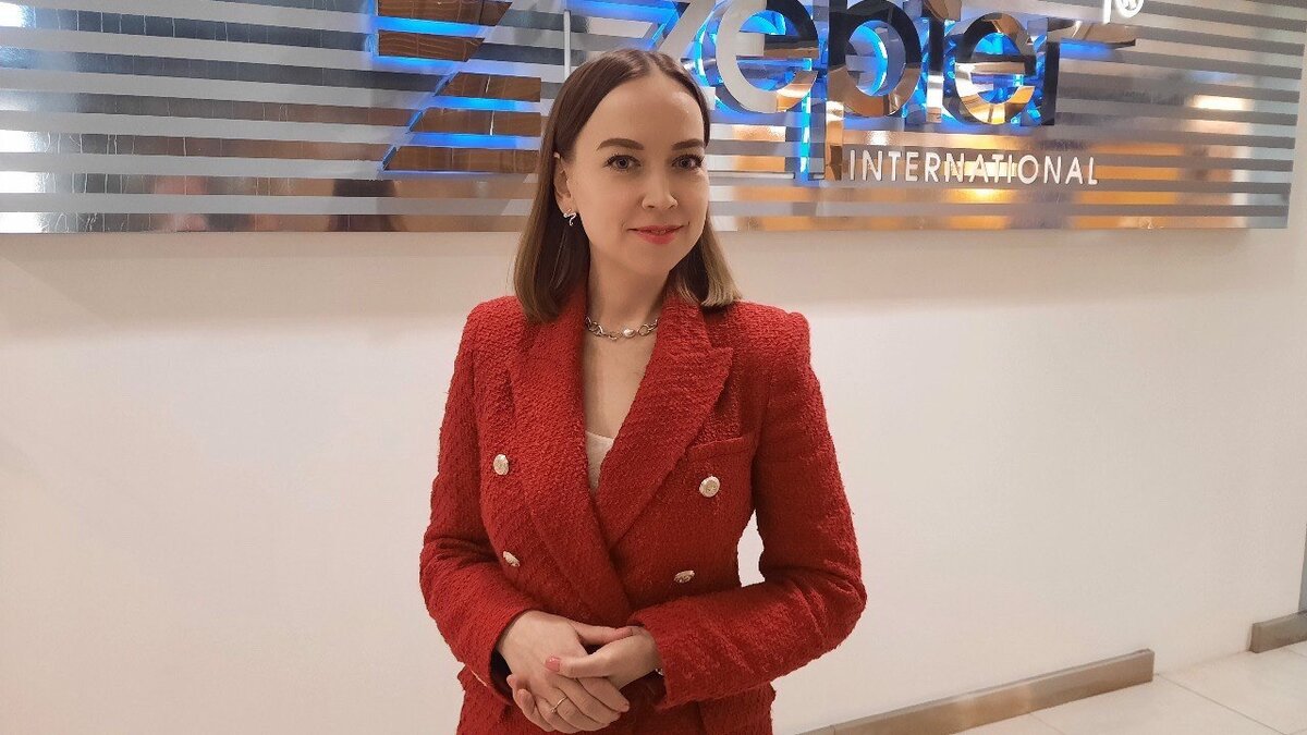 Настя в офисе Цептер