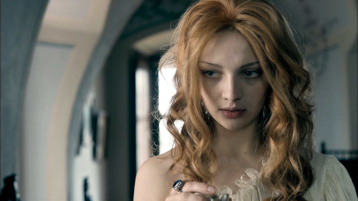 Екатерина Вилкова в роли Миледи. Кадр и сериала «Три мушкетёра» (2013)