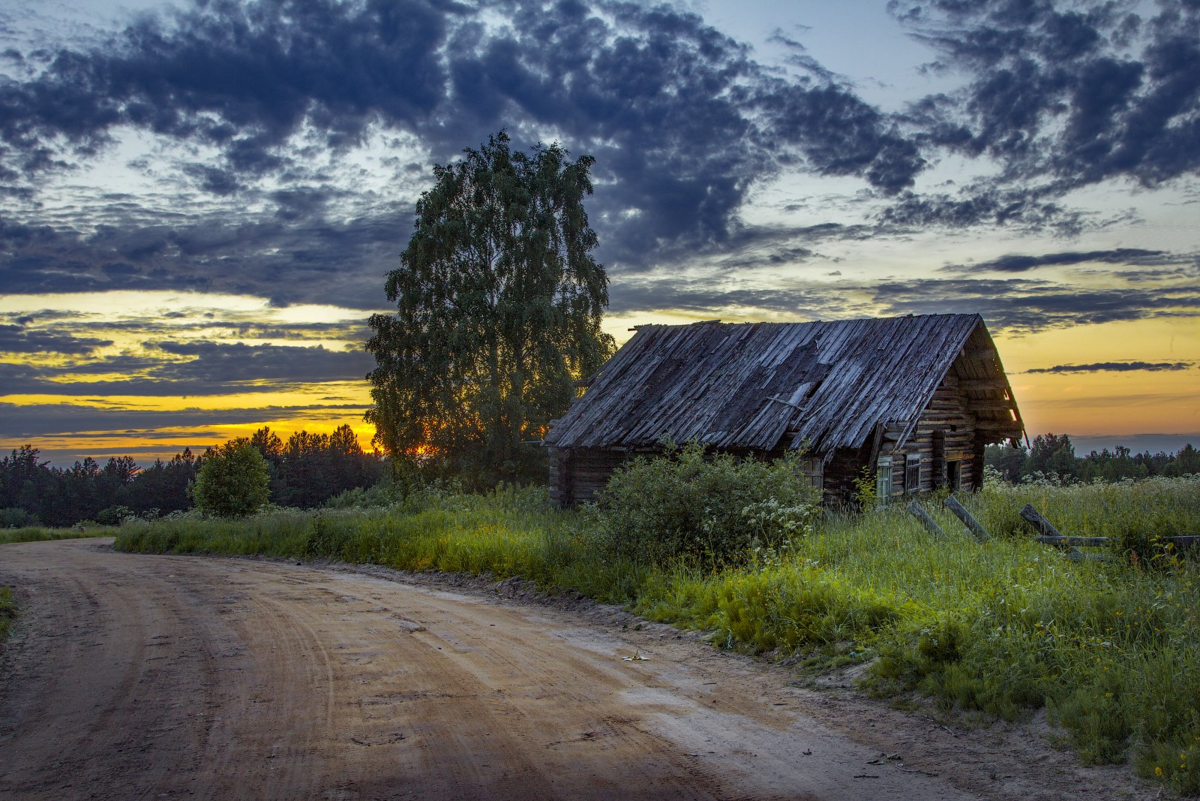 Деревнями лет. Кенозерский национальный парк. Деревенский домик. Красивая деревня