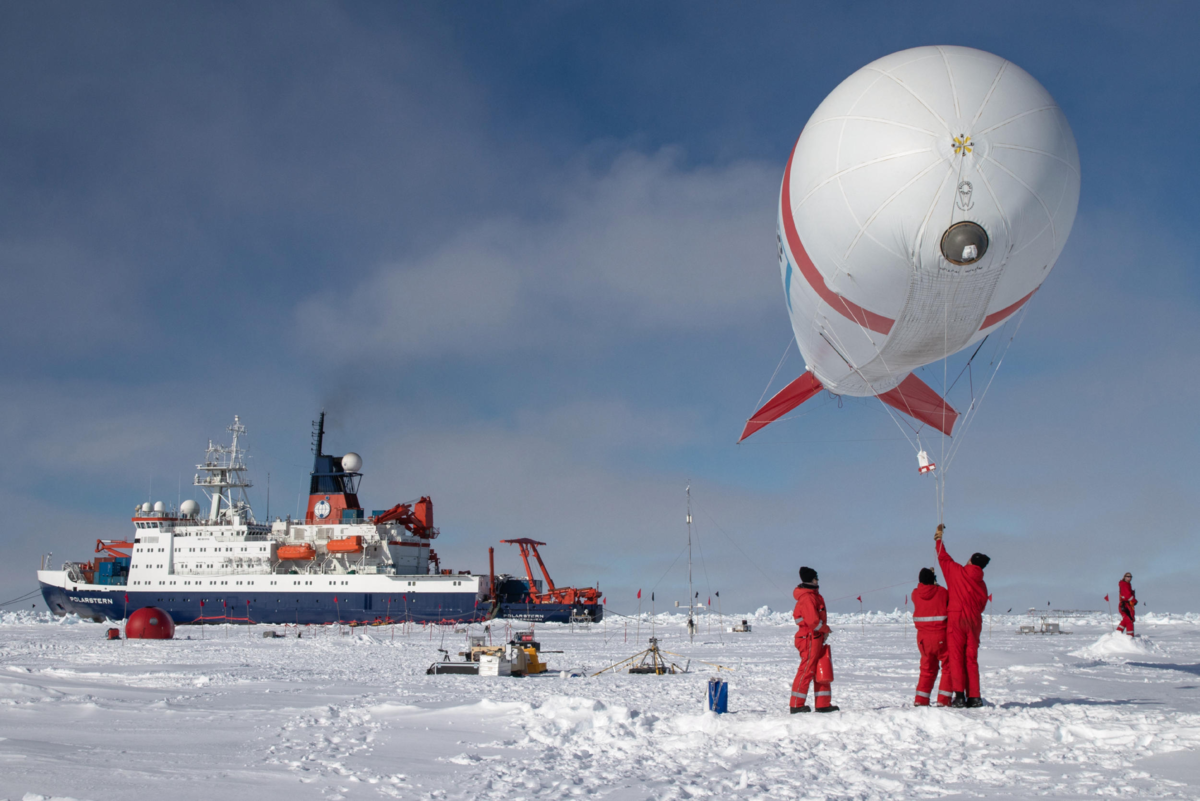 North pole 1. Полярные станции в Арктике. Полярная станция Северный полюс 1. Поларштерн ледокол. Научные станции в Арктике.
