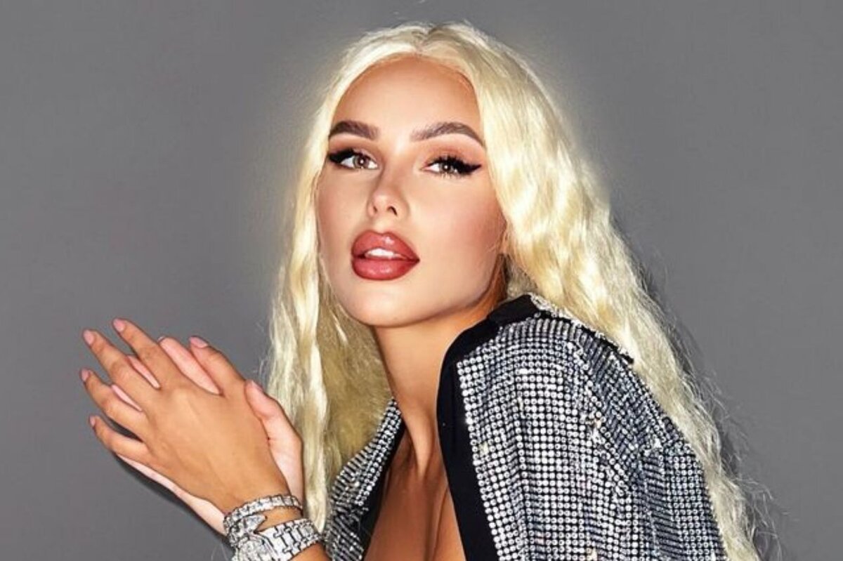     «Идеальную фигуру создают не в спортзале»: беременная Ханна показала впечатляющее перевоплощение