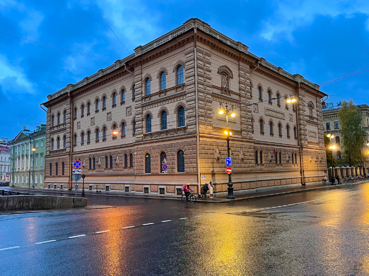 Здание архива Государсивенного Совета (сейчас архив ВМФ)