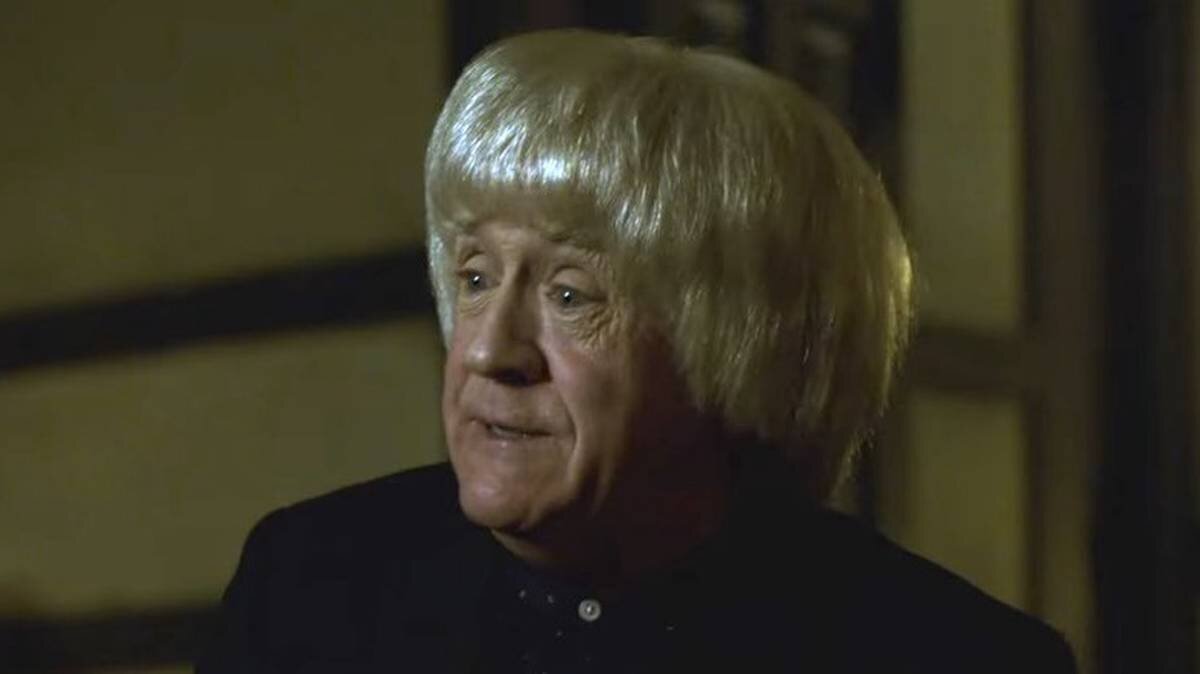    Лесли Джордан / Кадр из сериала «Американская история ужасов»