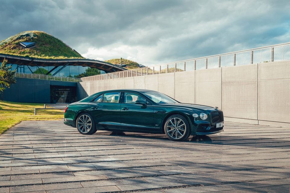 Bentley Flying Spur Hybrid. 