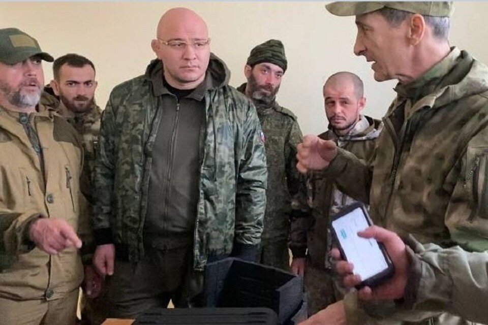     Артур Таймазов не бросает земляков. Фото: официальный ТГ-канал героя публикации.