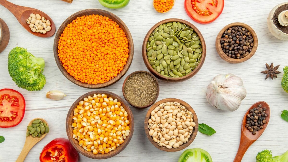     Цельнозерновые продукты считаются весьма полезными. Результаты исследований показывают, что диета, богатая такими продуктами, положительно влияет на снижение массы тела, снижении инсулинорезистентности, приводит к улучшению липидного спектра и снижению системного воспаления.