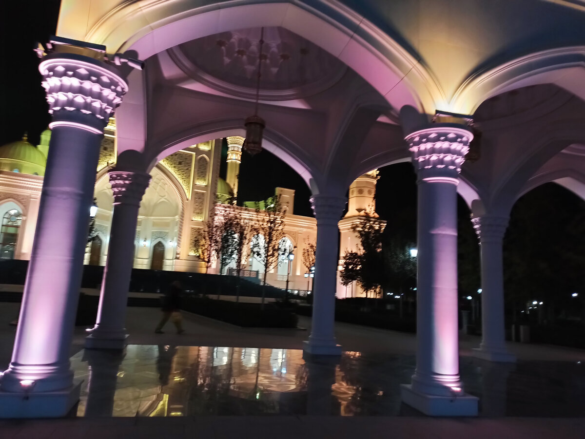 Мечеть "Сердце Чечни" в центре Грозного.