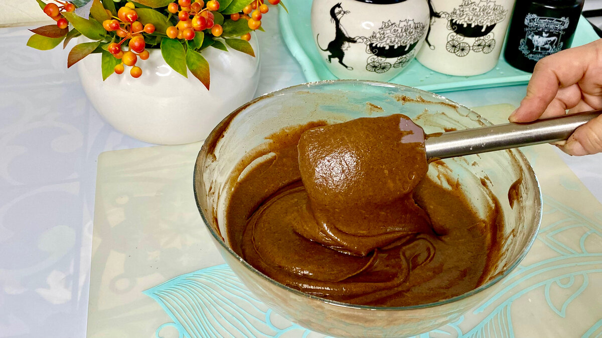 Тесто не густое и не жидкое.