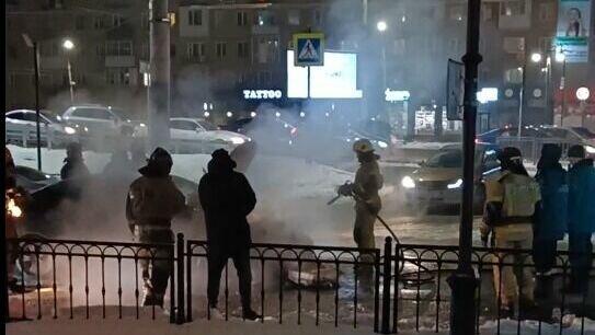     Вчера вечером, 18 января, в центре Омска рядом с Ленинградским мостом вспыхнул автомобиль. Пострадавших нет