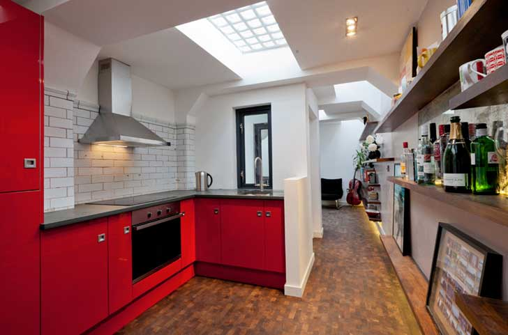 Результат реновации общественного туалета в частный дом. Даже не смотря на то, что это подвальная площадь, проект получился с отличным натуральным освещением.