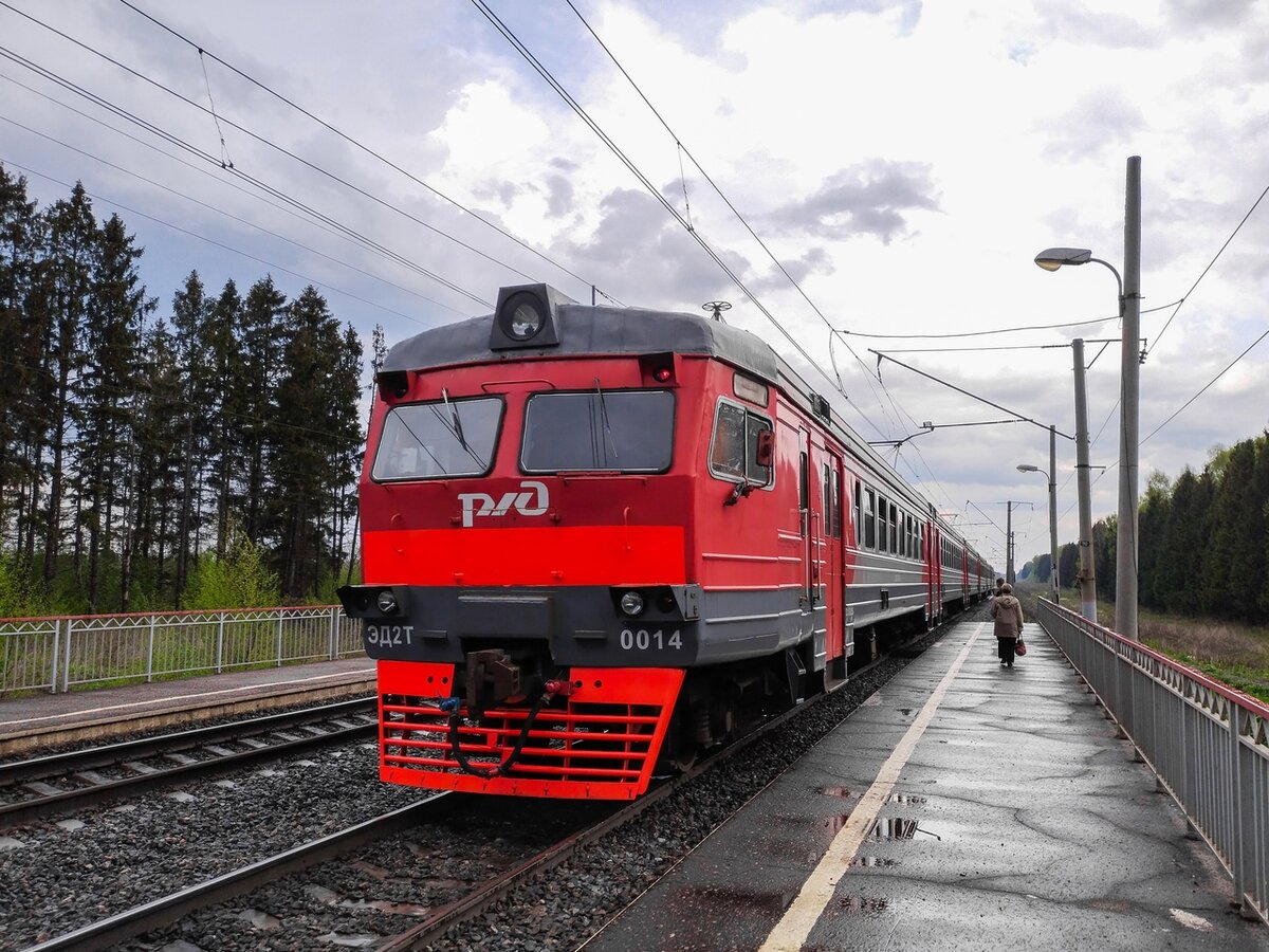 Электропоезд ЭД2Т-0014, платформа Сосновцы