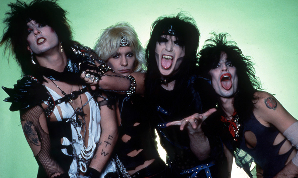 По окончанию гастролей у музыкантов. Motley Crue Мик Марс 2022. Motley Crue 1995. Motley Crue 1994. Мотли Крю 1982