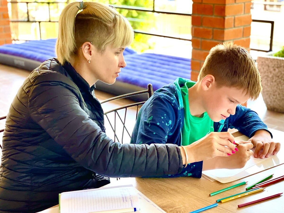 Мама с ребёнком на программе учителя-дефектолога Татьяны Гогуадзе "Успешный Старт".