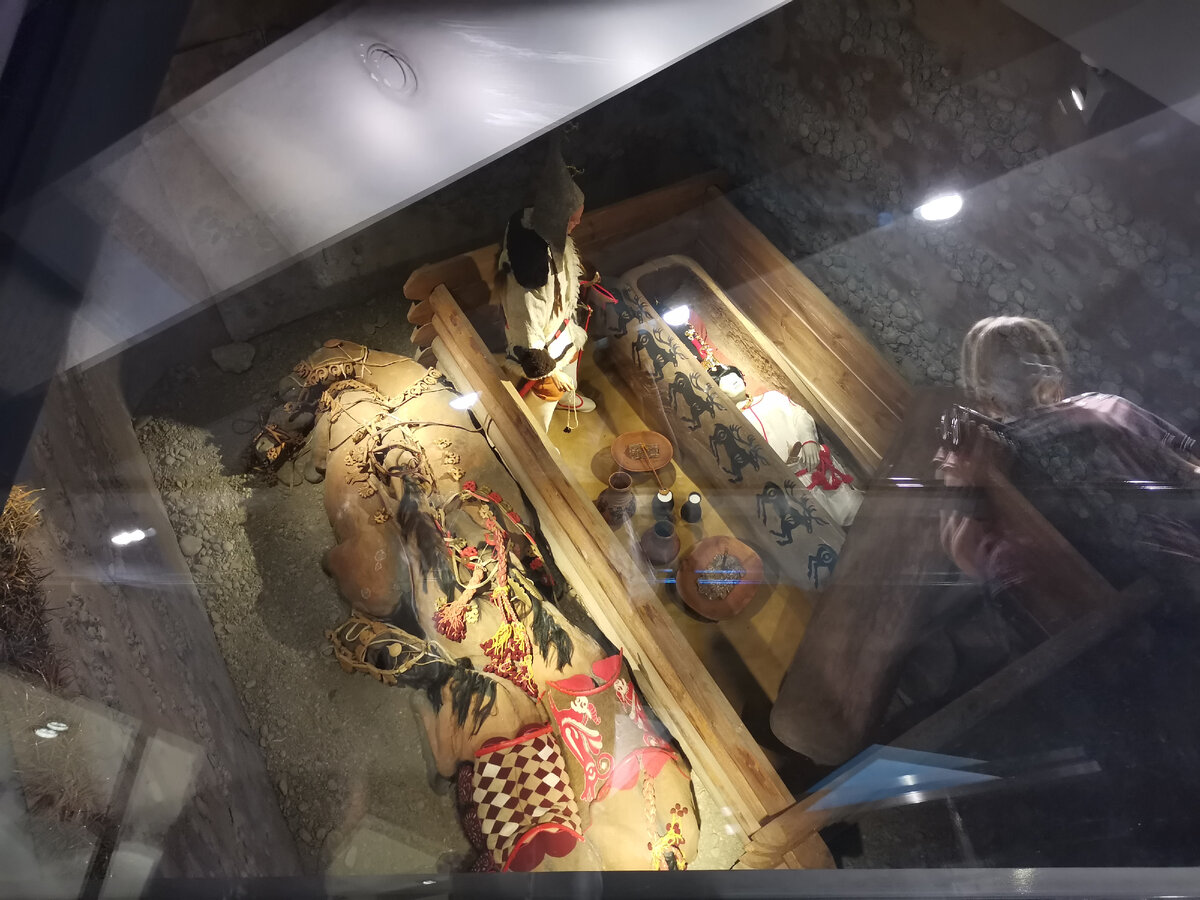 Инсталляция захоронения Укок