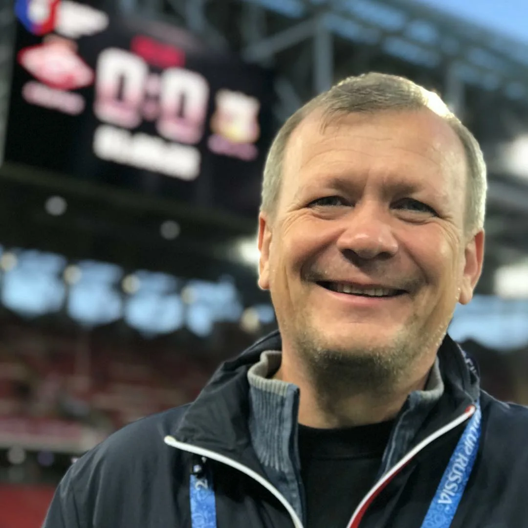 Александр Шмурнов начал болеть за "Спартак", когда тот играл в Первой Лиге. Говорит, что было жалко...