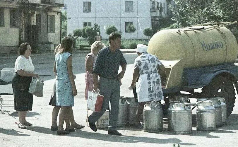 Молоко на розлив в СССР. Фото: открытый источник.