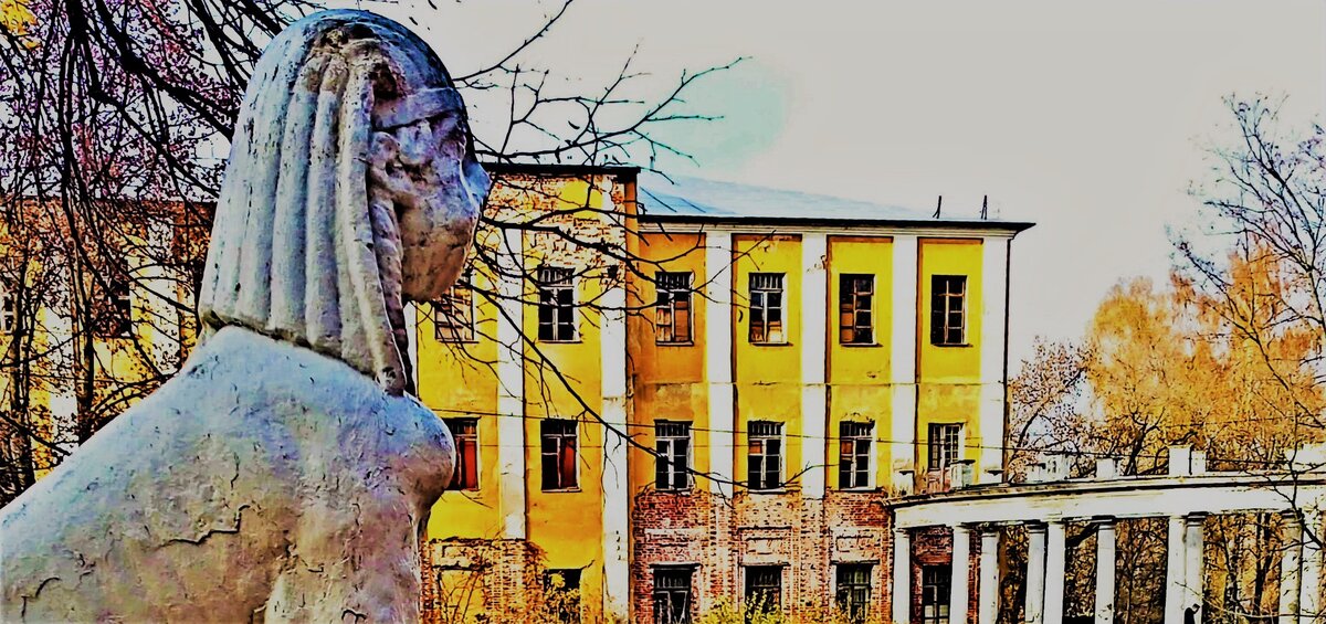 В усадьбе Пехра-Яковлевское