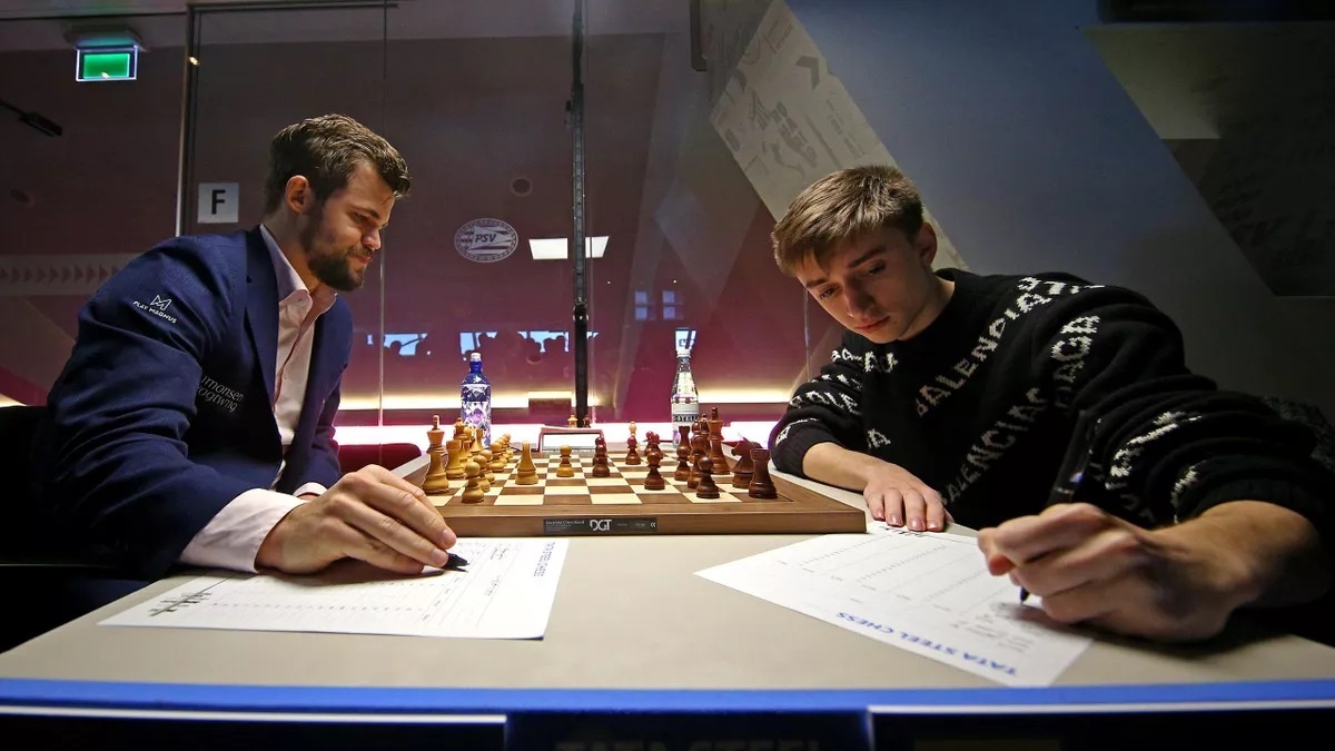 Даниил Дмитриевич Дубов — российский шахматист, гроссмейстер, чемпион мира по быстрым шахматам. Внук почётного члена ФИДЕ Эдуарда Дубова.