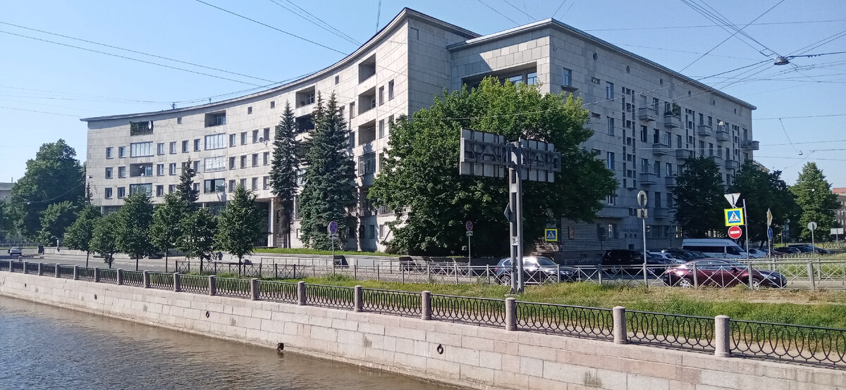 Вид на дом с Набережной