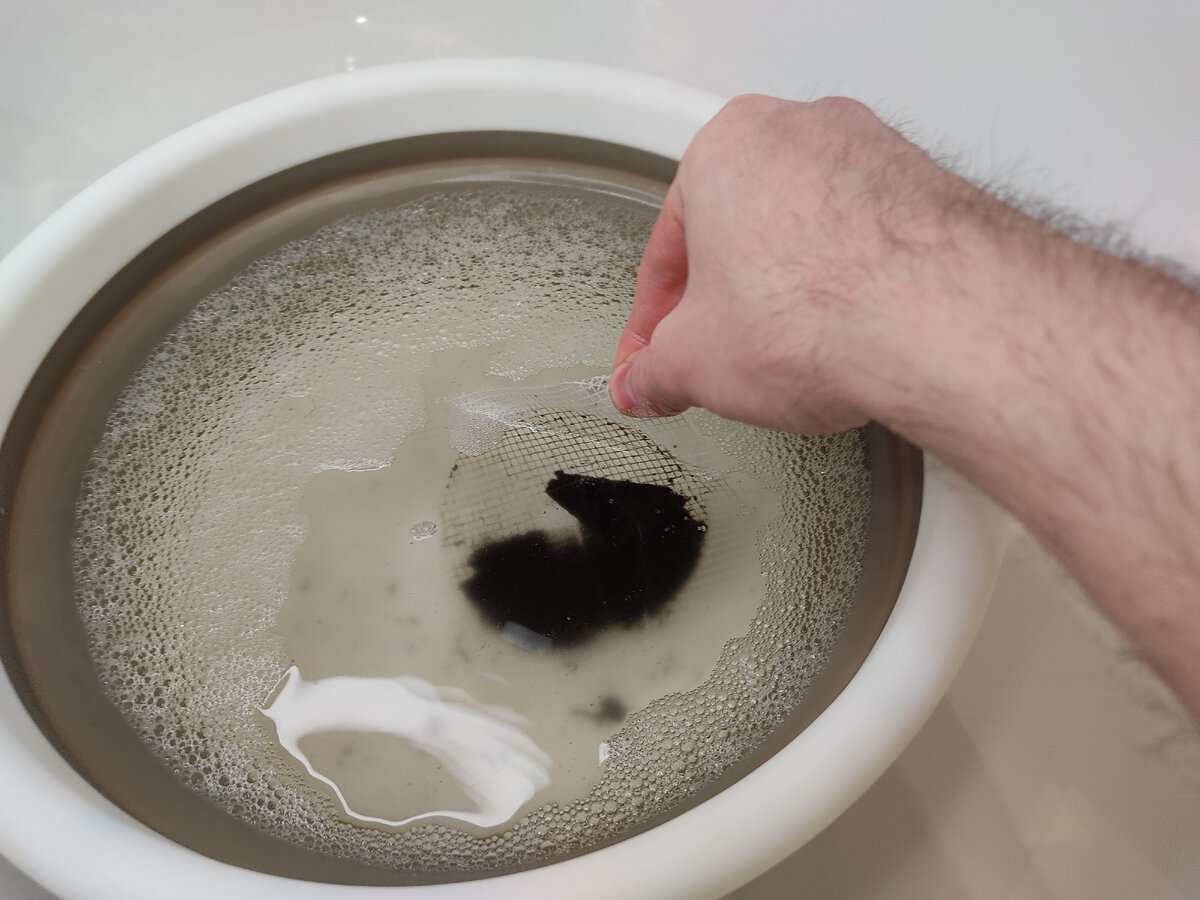 Почистить ванну содой. Как помыть вытяжку в ванной. Отчистили 5 минут от масло. Как почистить вентилятор в ванной в вытяжке. Аммиак чистим за пять минут.