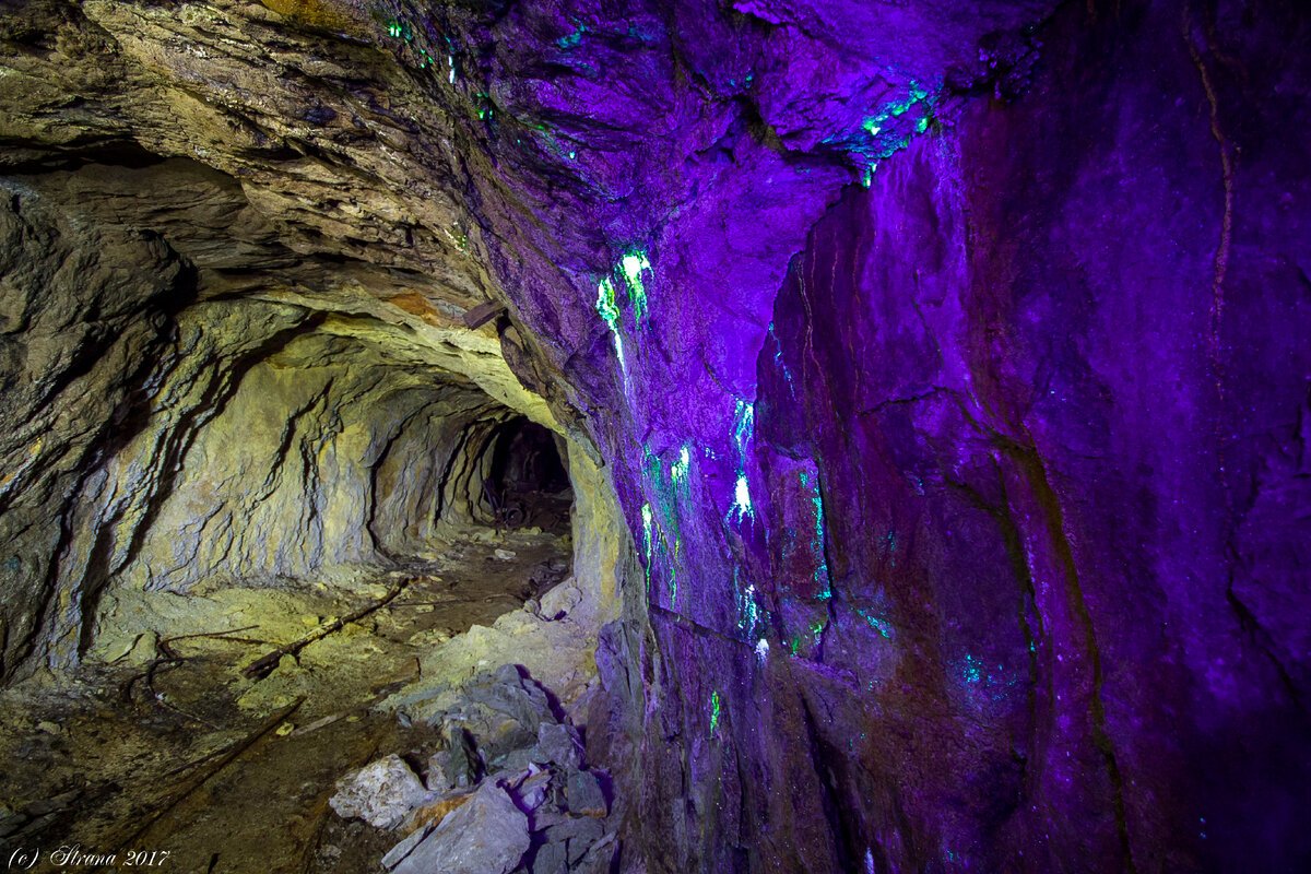 пещера кирилловская хакасия. золотая пещера сырейка. руда пещера. скайрим золотые шахты. пещера с золотом.