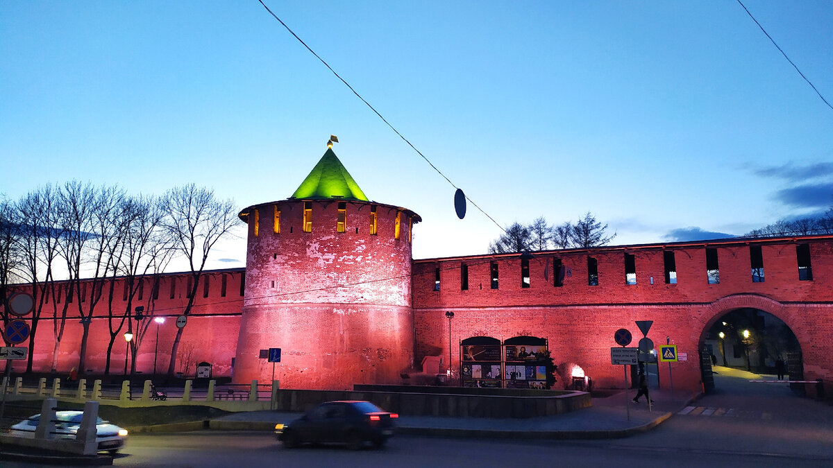 Нижегородский Кремль в вечерние часы. Все фото автора статьи.