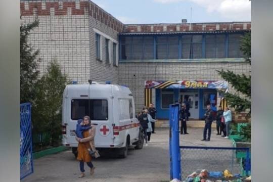    В поселке Вешкайма в Ульяновской области похоронили жертв бойни в детском саду