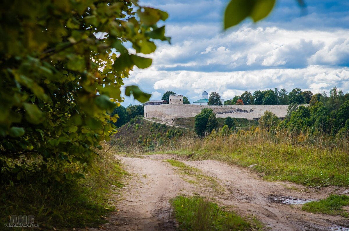Изборская крепость. Фото Александра Ануфриева