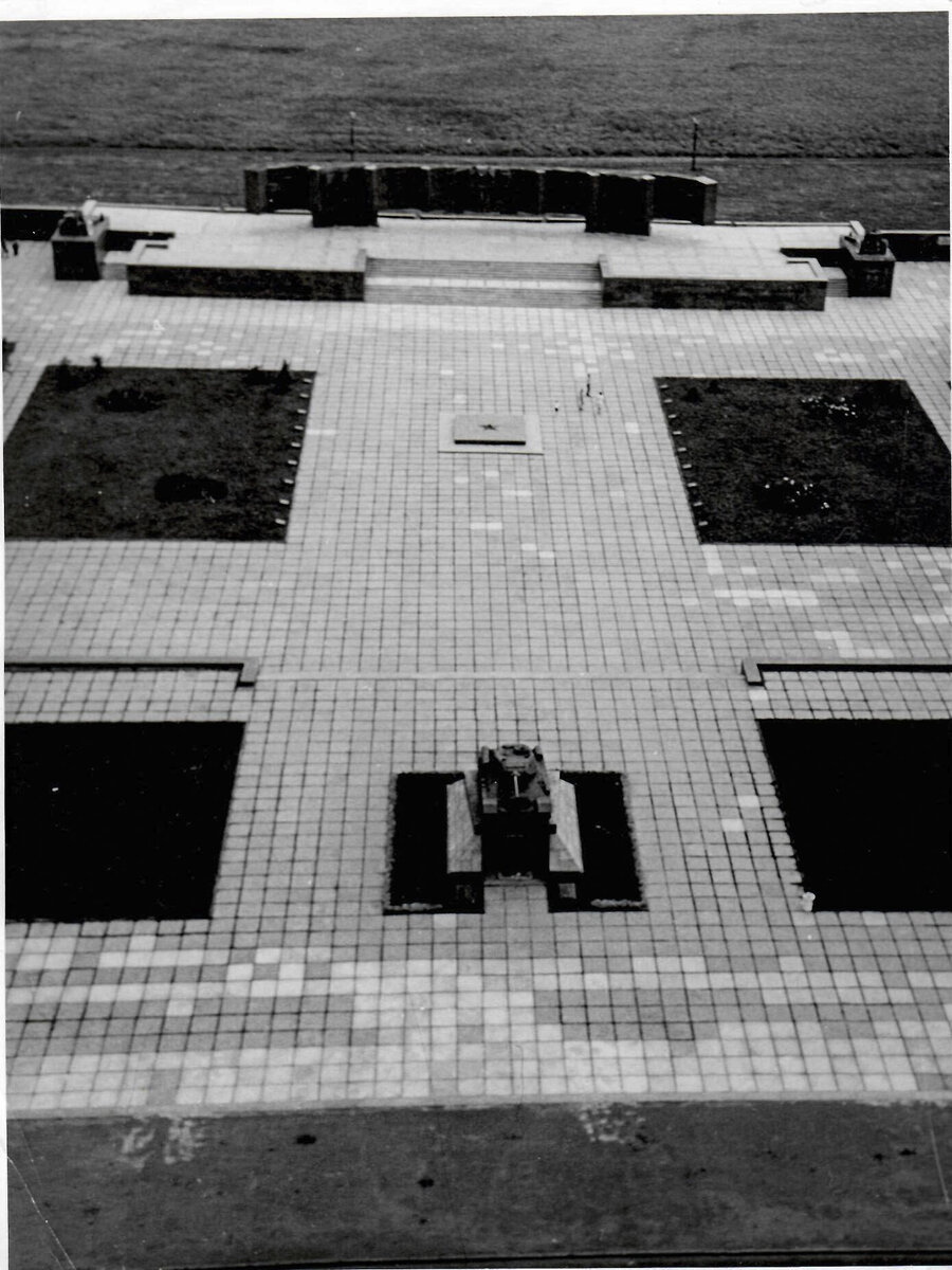 Июнь 1980. Мемориал на Курской дуге. Аэросъёмка, фото арх. С. Проценко.