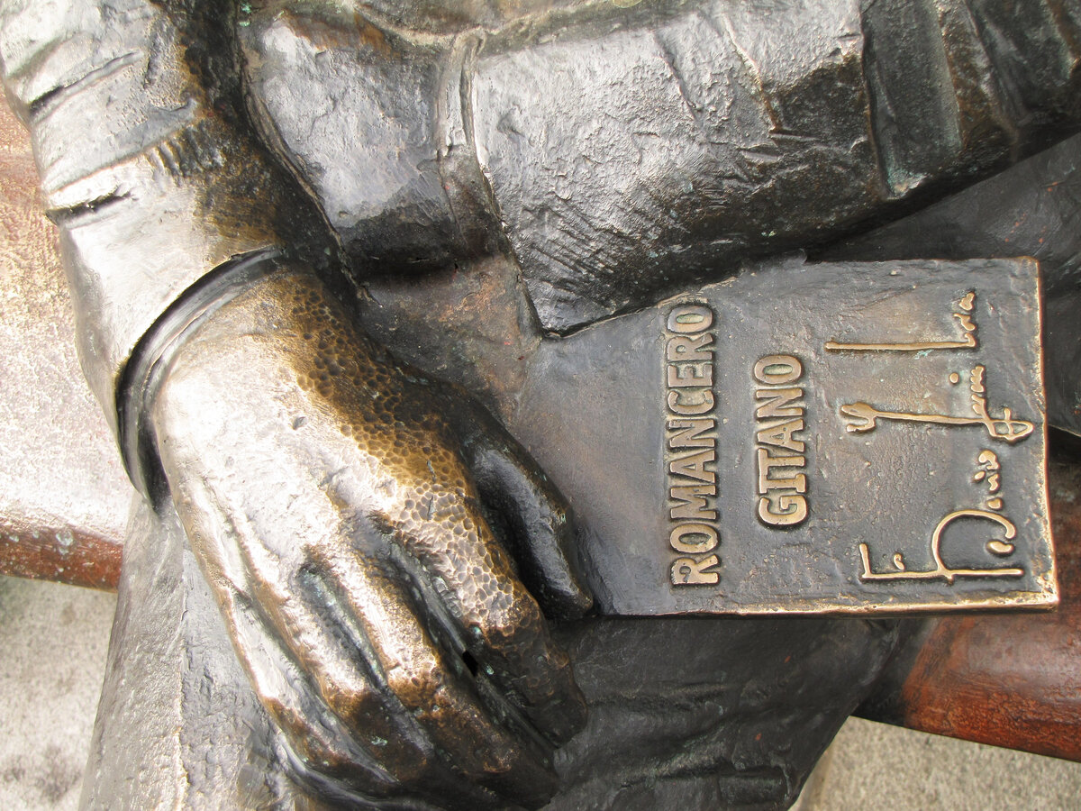 Памятник Ф.Г. Лорке