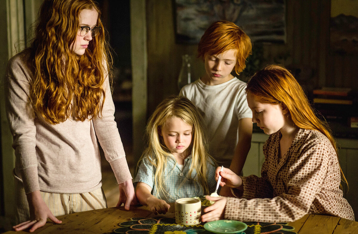 Кадр из фильма "Стеклянный замок", 2017 год, режиссер Дестин Дэниел Креттон