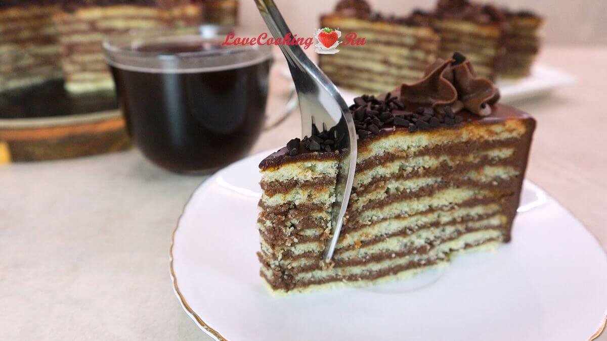 Принц-регентский торт - популярный в Баварии шоколадный торт. Своё название этот десерт получил в честь принц-регента Луитпольда Баварского.-2
