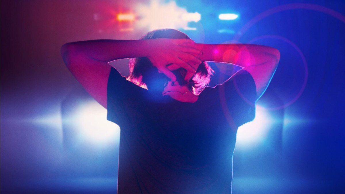 Промо фото к фильму "Я просто убил моего отца", 2022 г. @ Netflix