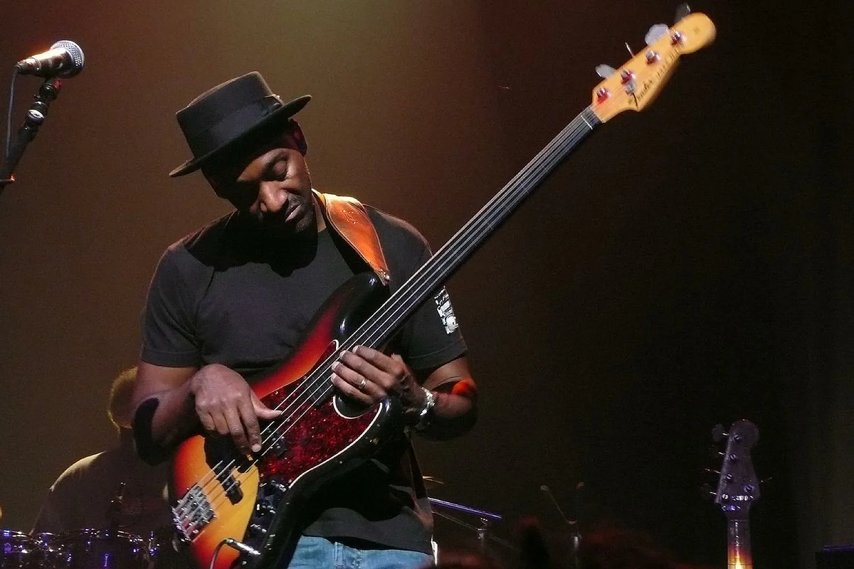 Marcus Miller Playing Fretless Bass, jacopastorius.com