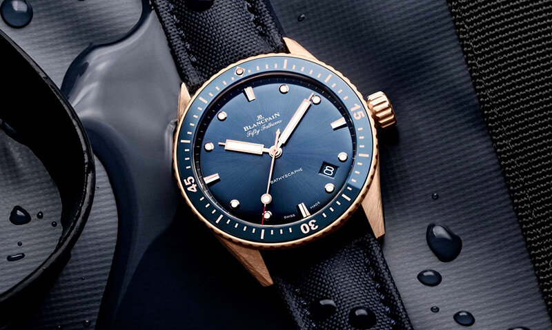 Часы Fifty Fathoms Bathyscaphe в 43 мм корпусе из розового золота с вращающимся однонаправленным безелем