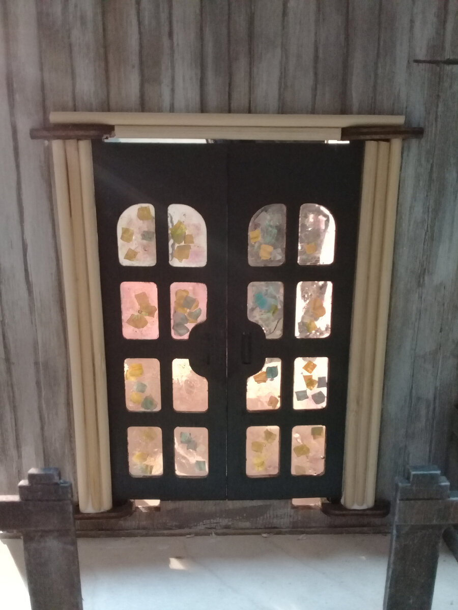 Вот, дверь оформили😁