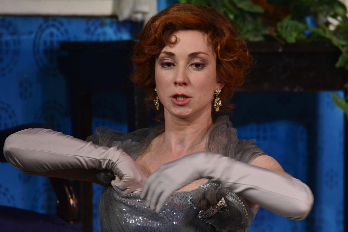    Анна Большова