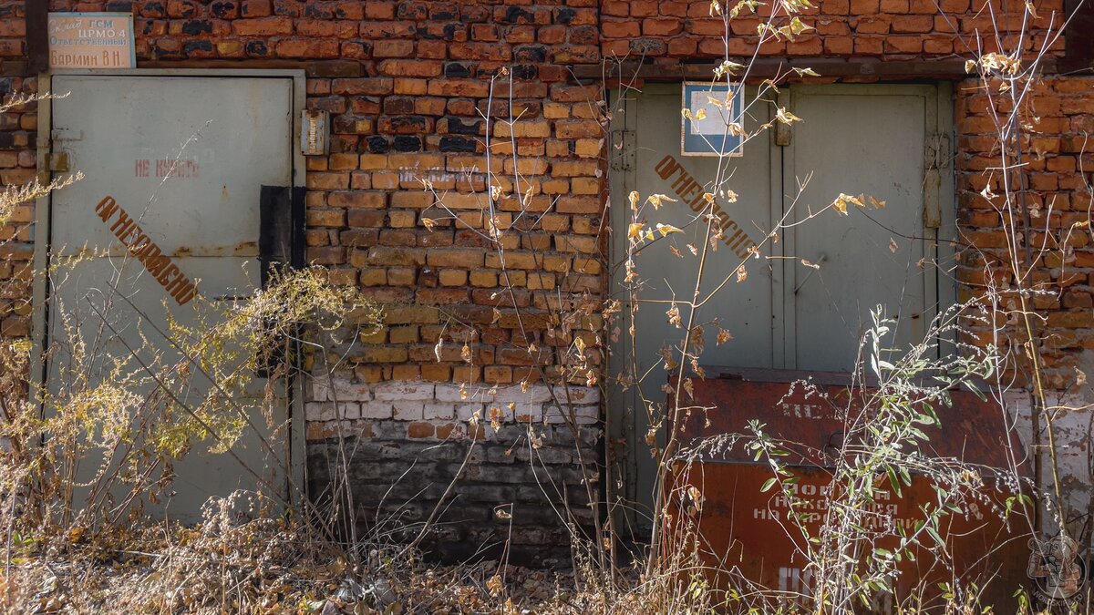 Осталось от СССР: показываю заброшенные руины сортопрокатного завода. Заброшка, которая всё же сумела меня удивить...