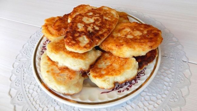 Жареные пирожки с рисом и фаршем