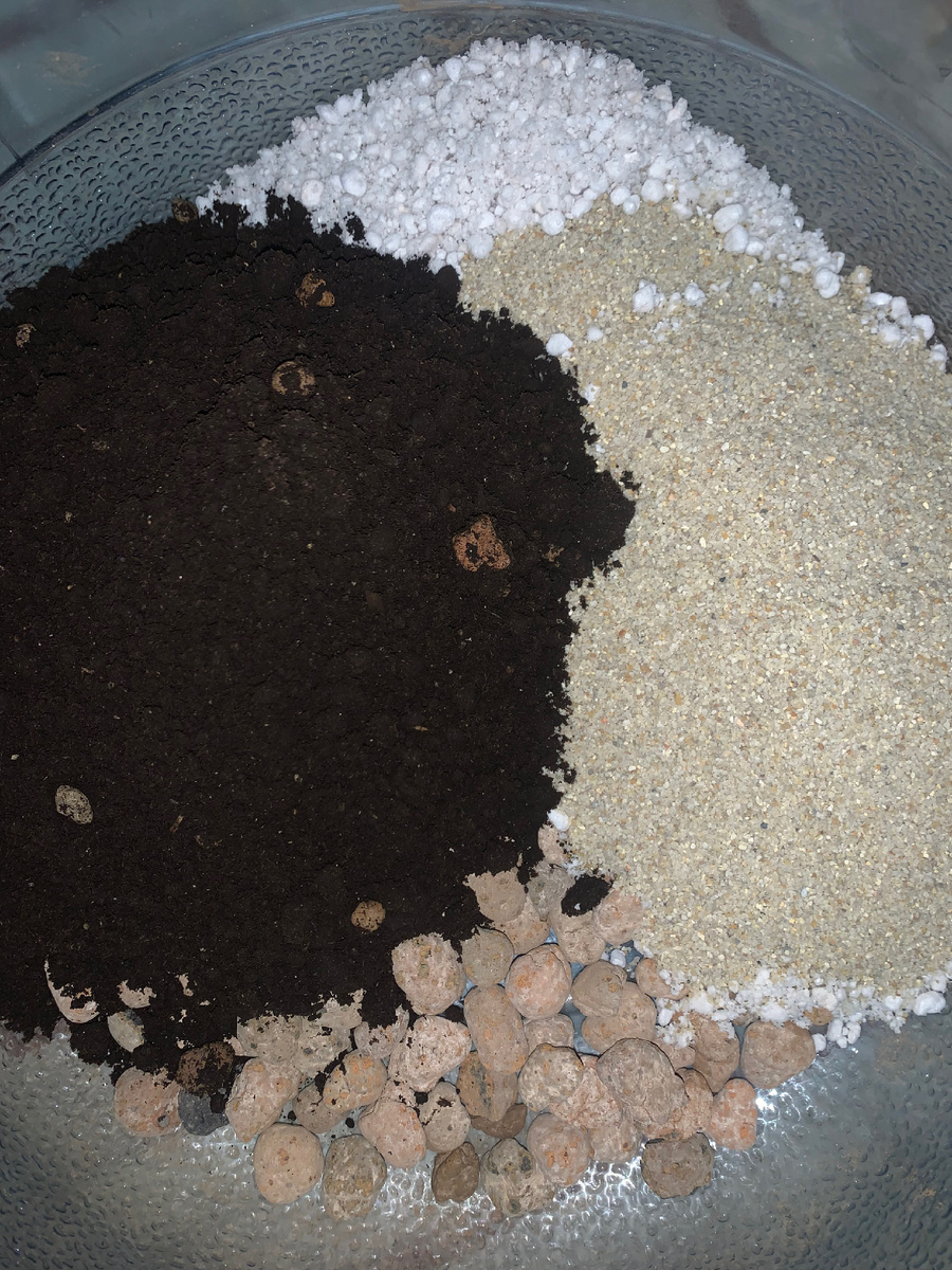 Начало замеса грунта