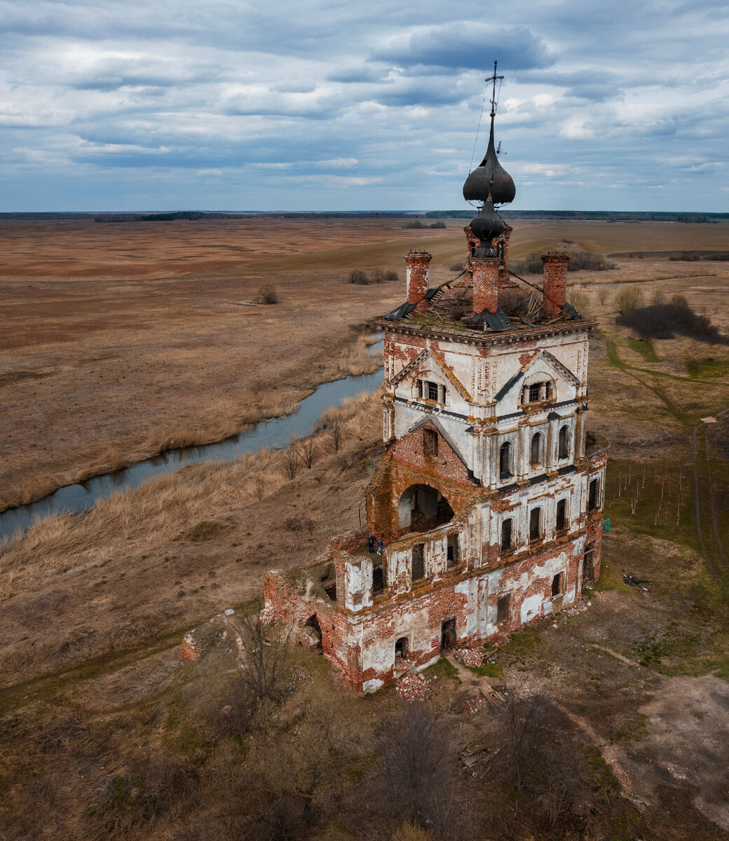 Церковь в селе Весь Владимирской области