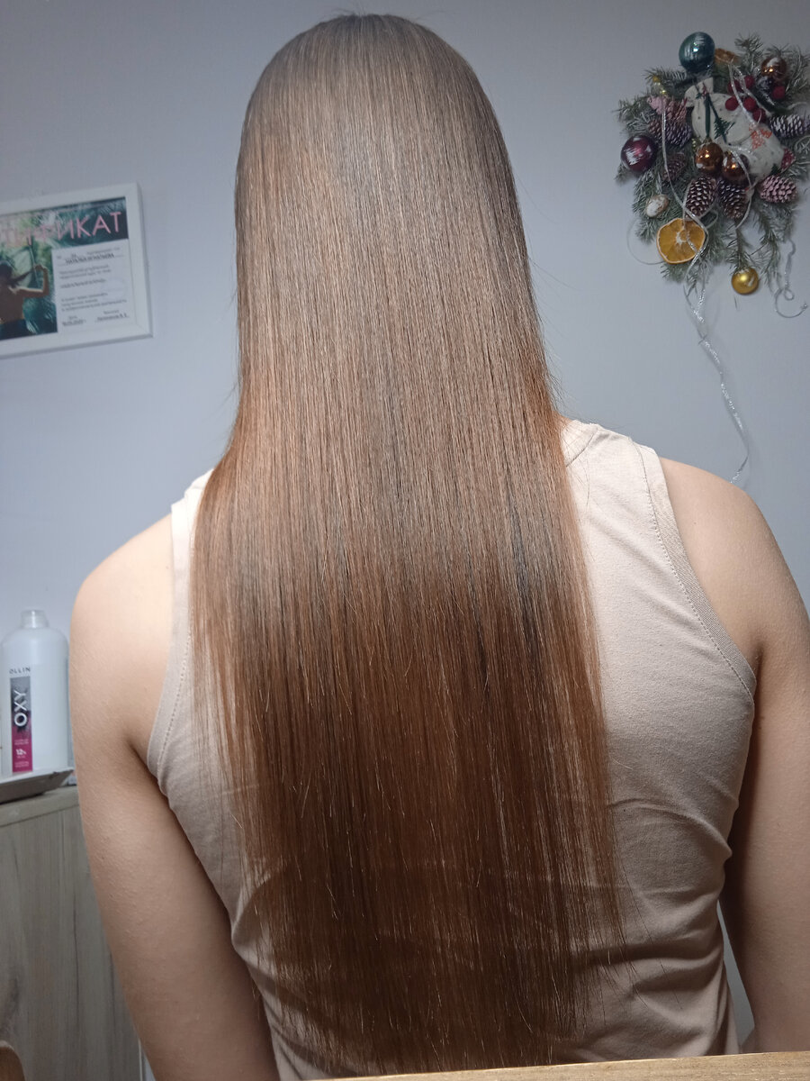 Тут ракурс снизу поэтому пропорции нарушены