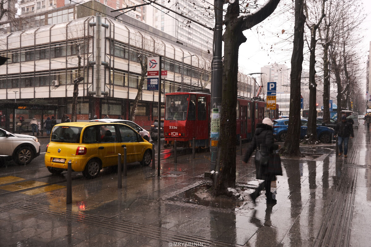 Инвалидам тут не место! Белград оказался самым неудобным для пешеходов городом за 17000 км нашего путешествия