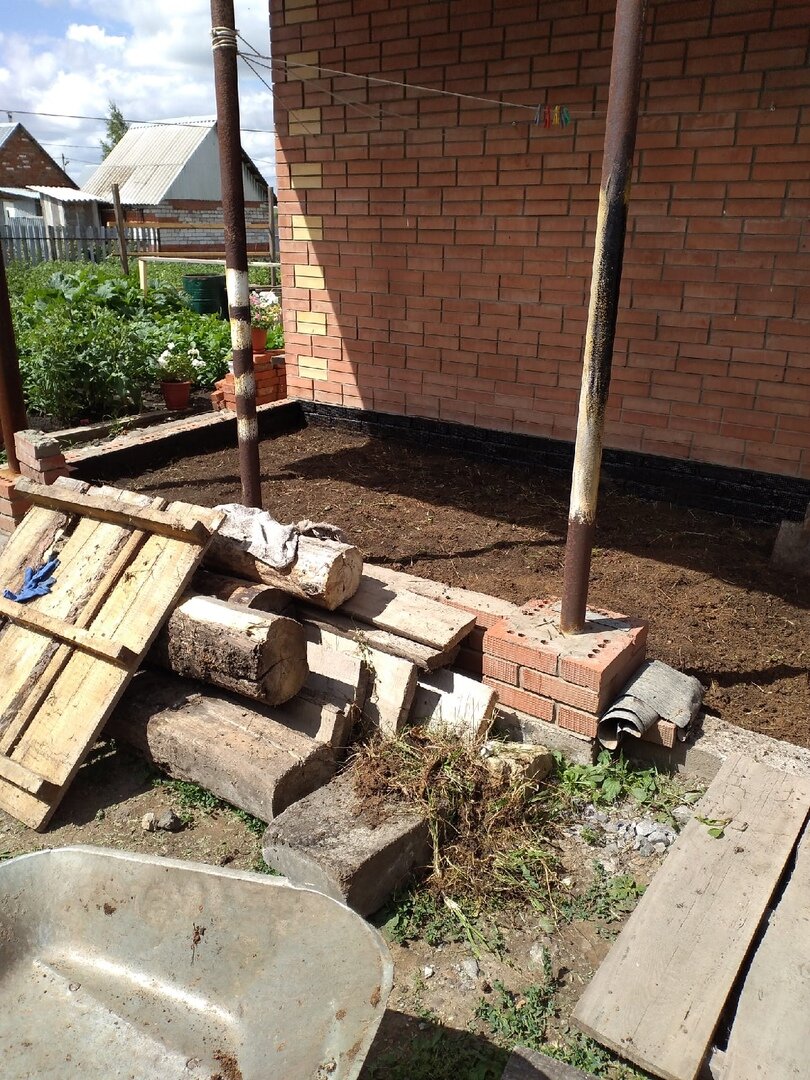 Слева снизу, моя тачка на которой я и отправился :3