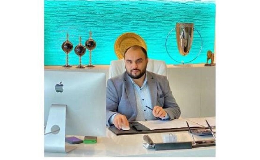 Иранский журналист и политолог Хаял МУАЗЗИН